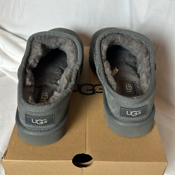 NWT UGG Classic Sz 10 - Picture 4 of 6